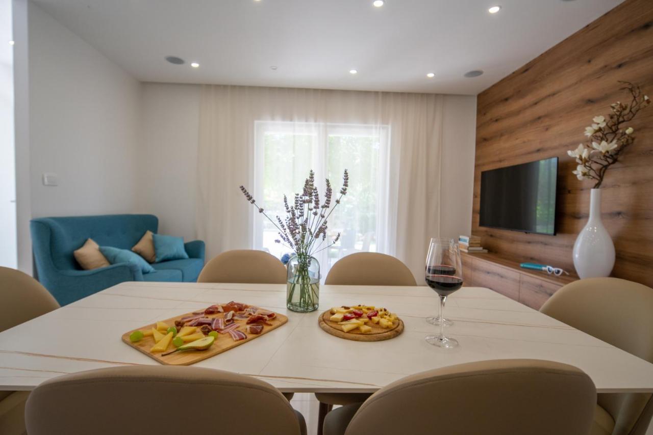 Garden Apartment Pakostane Ngoại thất bức ảnh