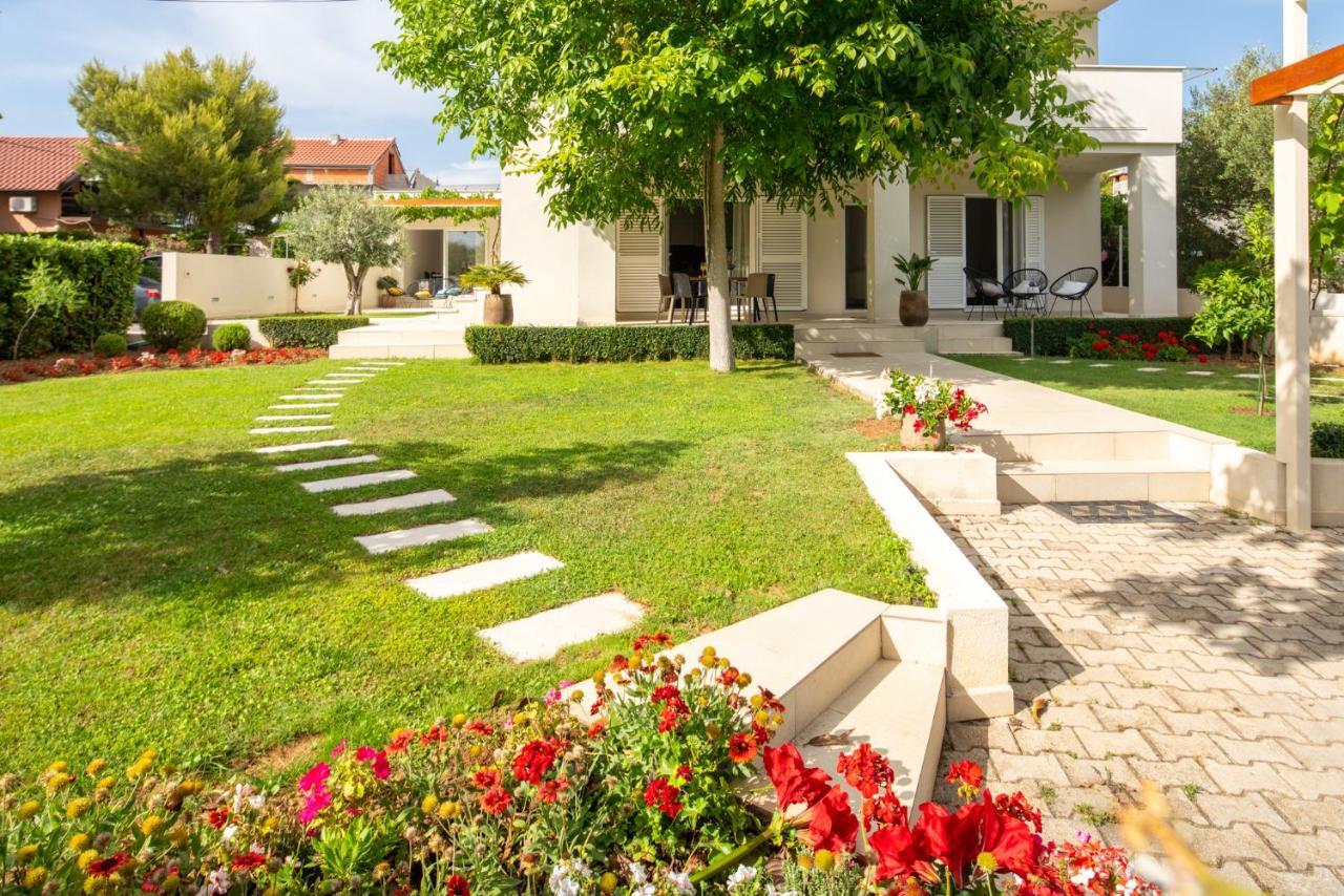 Garden Apartment Pakostane Ngoại thất bức ảnh